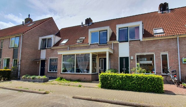 iQ Makelaars Zwaag, Stijgbeugel