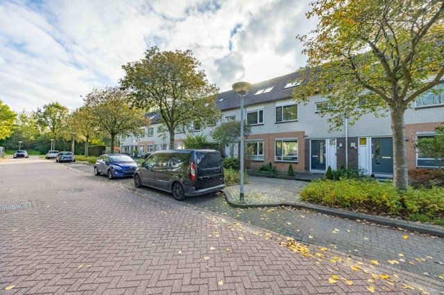 iQ Makelaars Almere, Groep Meelhuysenstraat