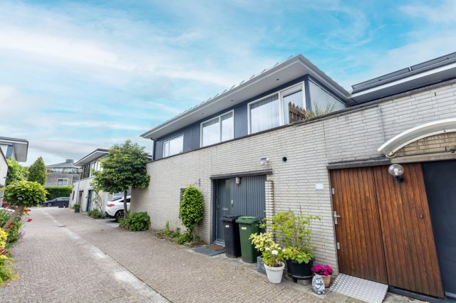 iQ Makelaars Amsterdam, L.J.M. Beelstraat