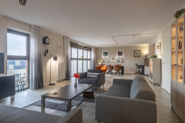 iQ Makelaars Zaandam, Teakhout